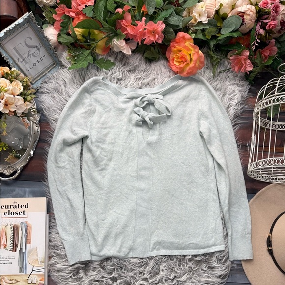 Banana Republic Mint Fine Italian Yarn Wool Cashmere Sweater w/ Back Tie Bows - Picture 6 of 7